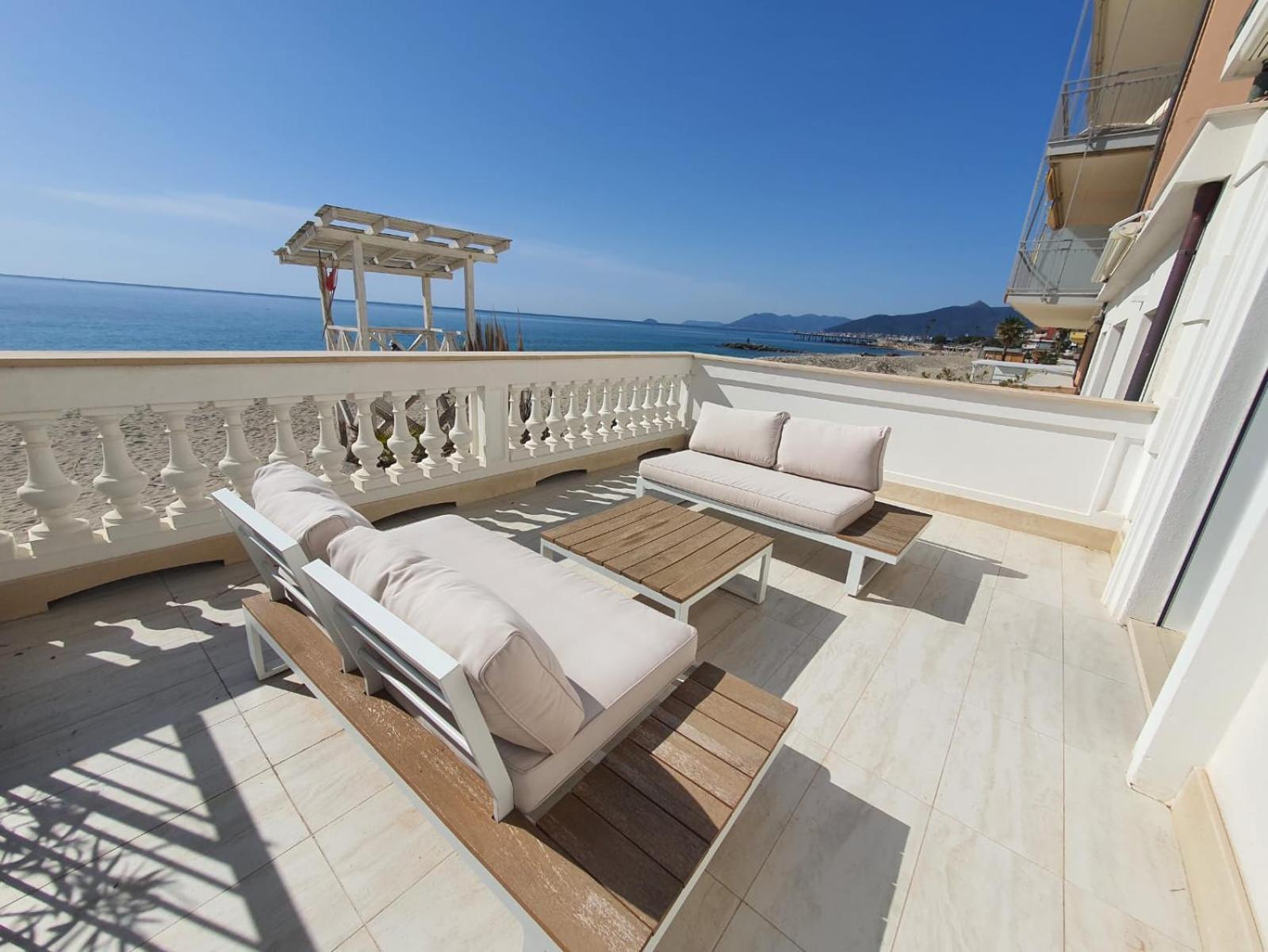 Blu Sea Apartments Pietra Ligure Exteriér fotografie
